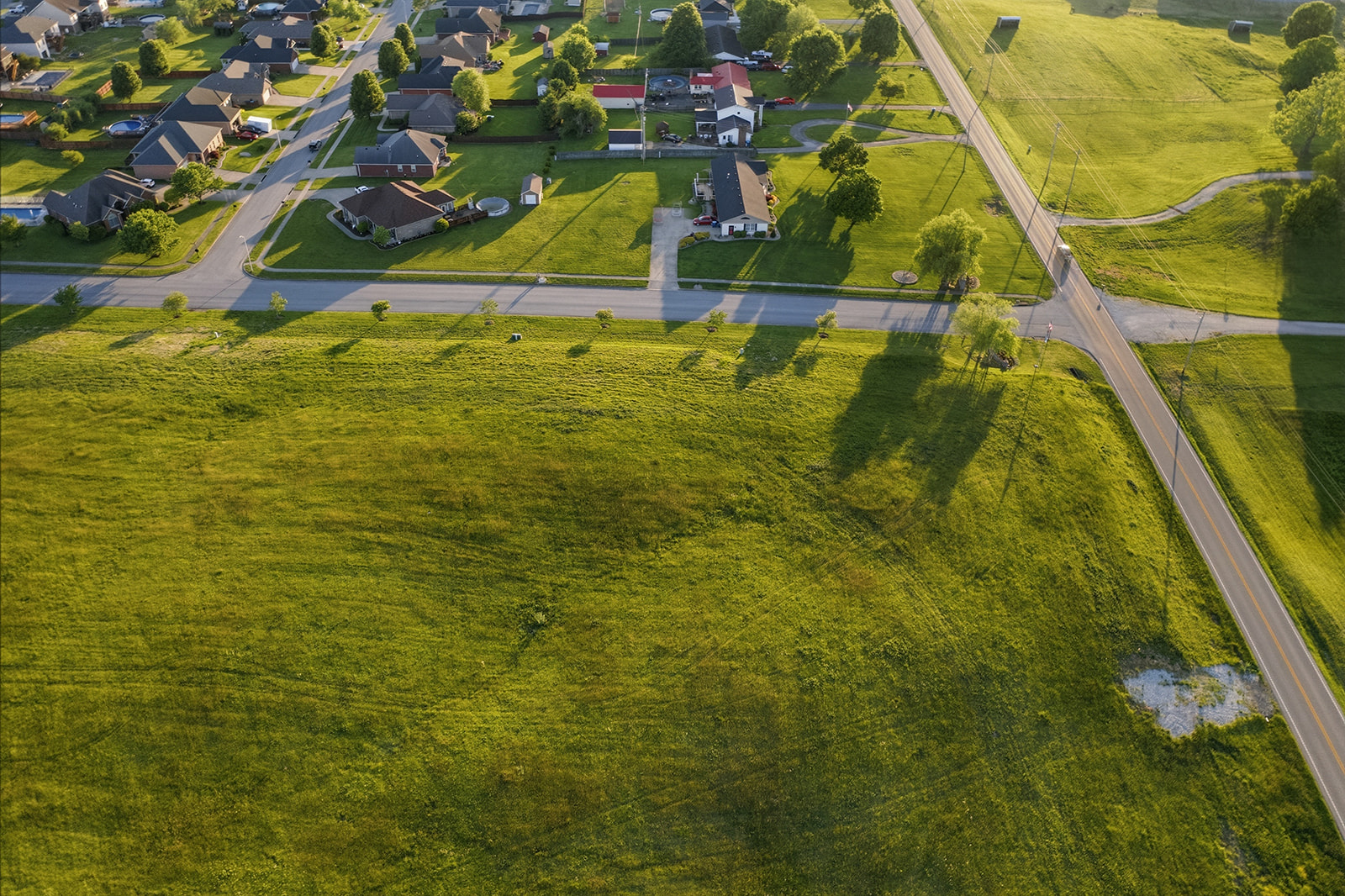 Available 1-acre building lot for custom home construction in The Overlook subdivision, Lawrenceburg, Anderson County, Kentucky